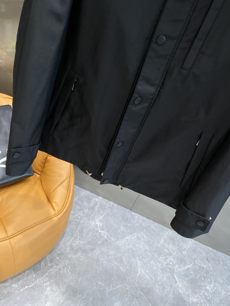 Pra*a outwear